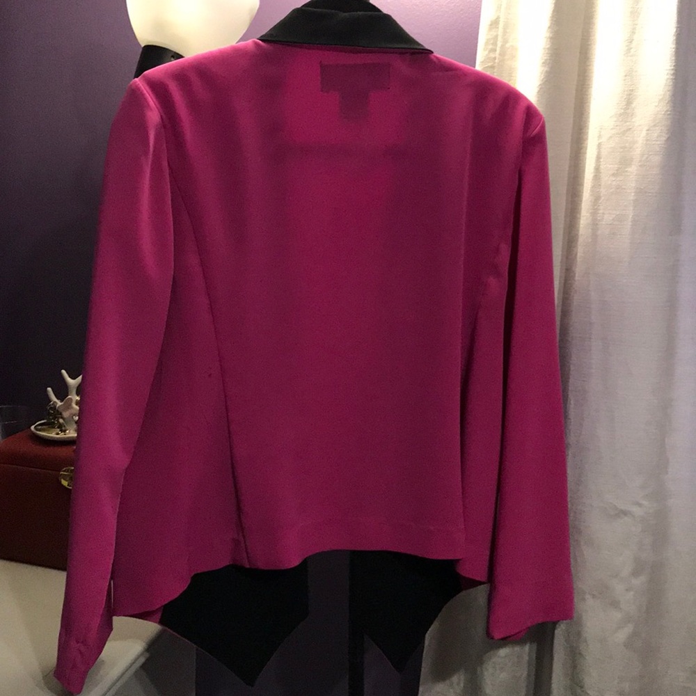 Blazer - Picture 2 of 3